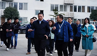 四川省司法廳鄭鈜副廳長(zhǎng)一行蒞臨藍(lán)海組織開(kāi)展中小企業(yè)權(quán)益保障座談會(huì)！